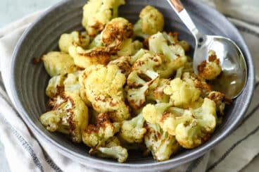A bowl of air fryer cauliflower.